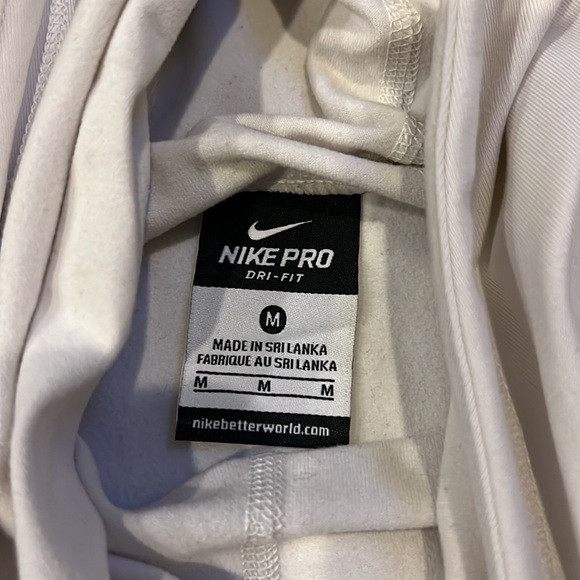 Nike Pullover - Picture 7 of 9